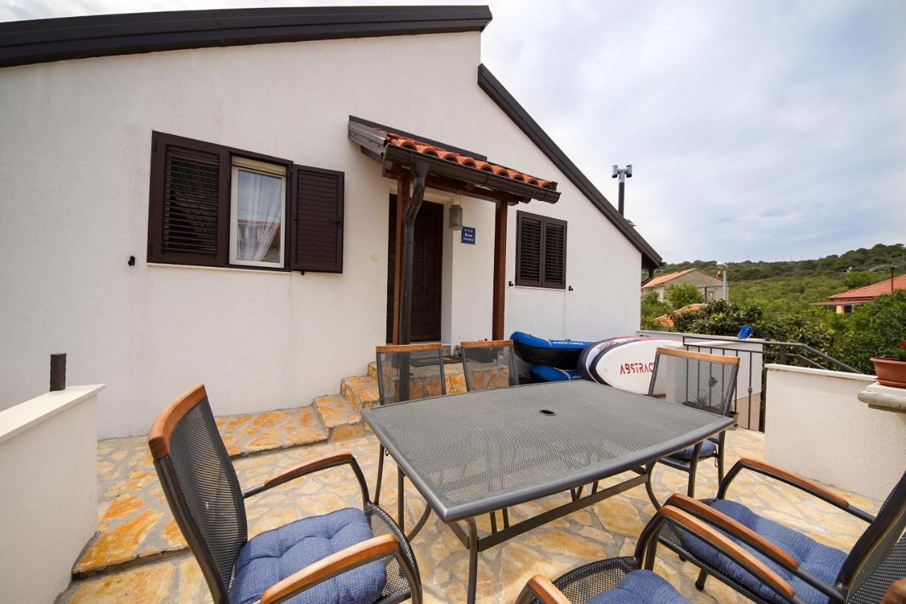 Kaprije Apartmani Tina I Ena Εξωτερικό φωτογραφία