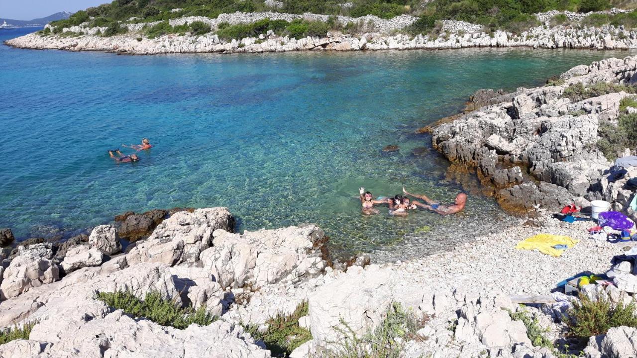 Kaprije Apartmani Tina I Ena Εξωτερικό φωτογραφία