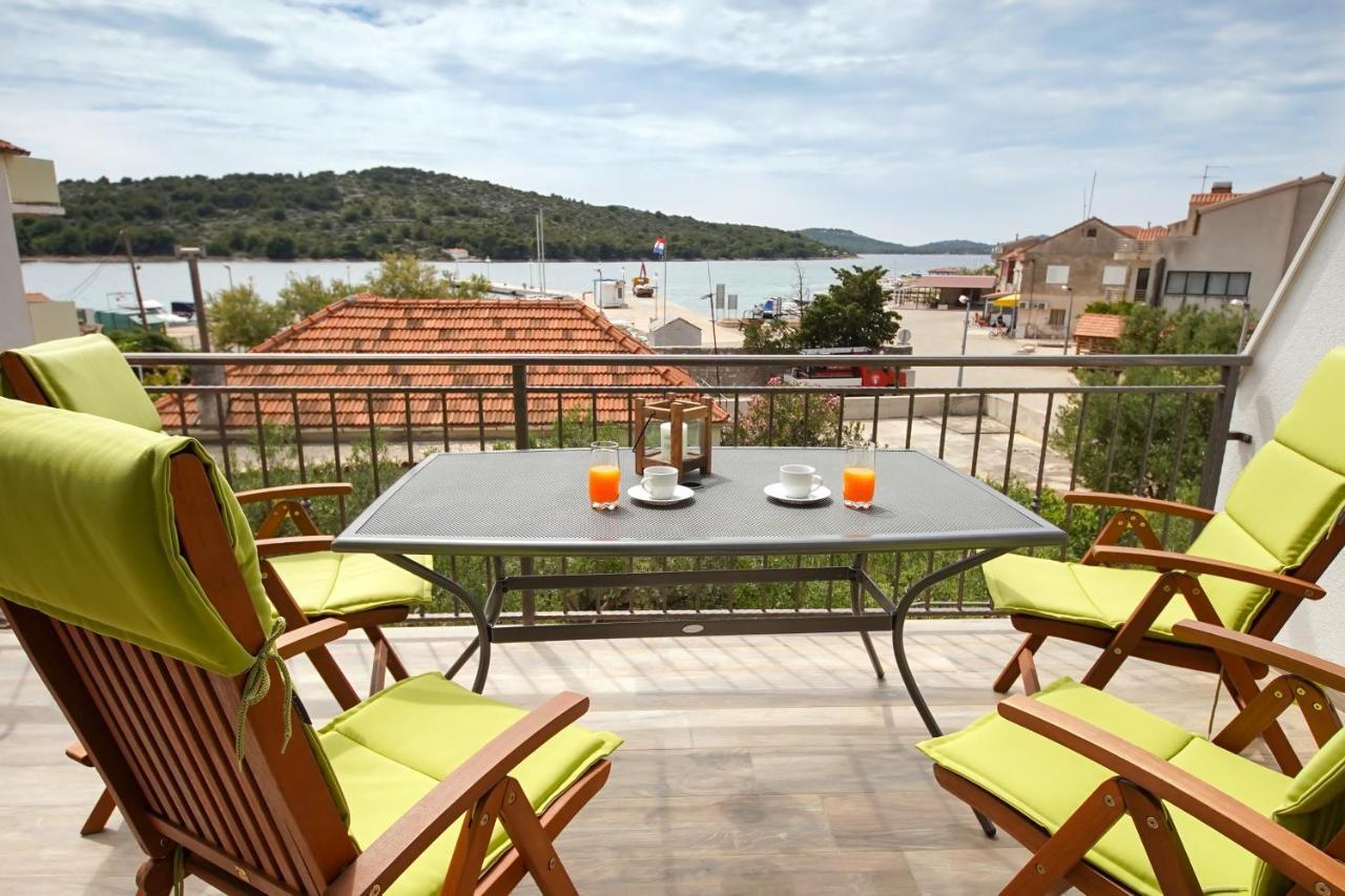 Kaprije Apartmani Tina I Ena Εξωτερικό φωτογραφία