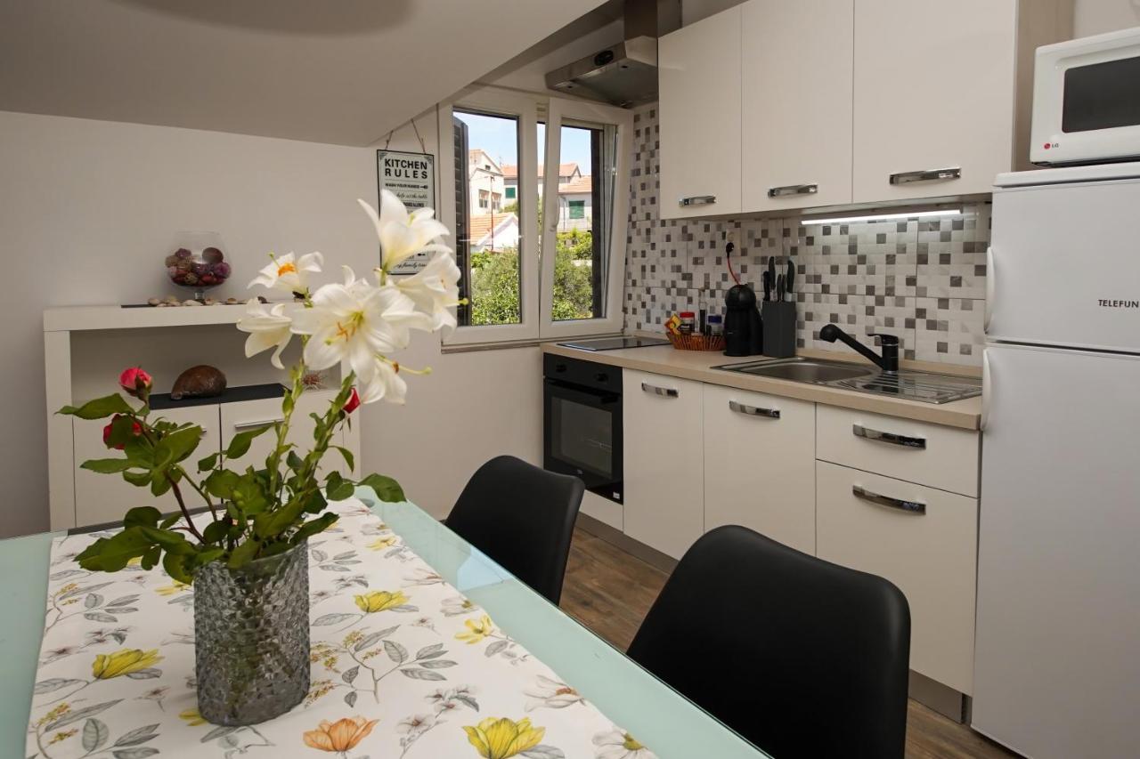 Kaprije Apartmani Tina I Ena Εξωτερικό φωτογραφία
