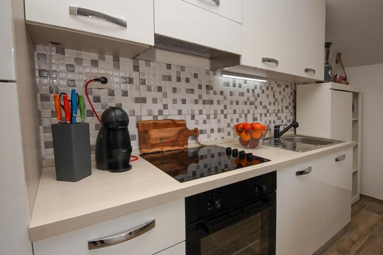 Kaprije Apartmani Tina I Ena Εξωτερικό φωτογραφία
