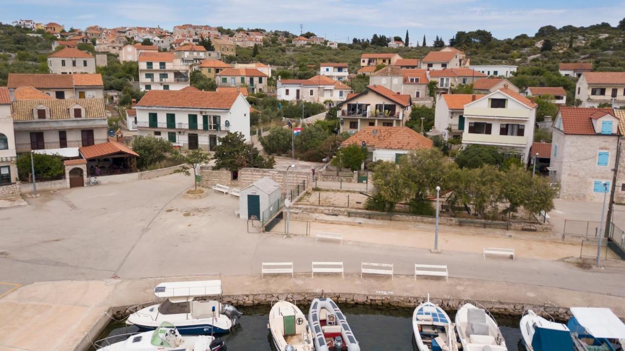 Kaprije Apartmani Tina I Ena Εξωτερικό φωτογραφία