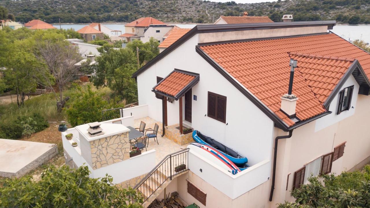 Kaprije Apartmani Tina I Ena Εξωτερικό φωτογραφία